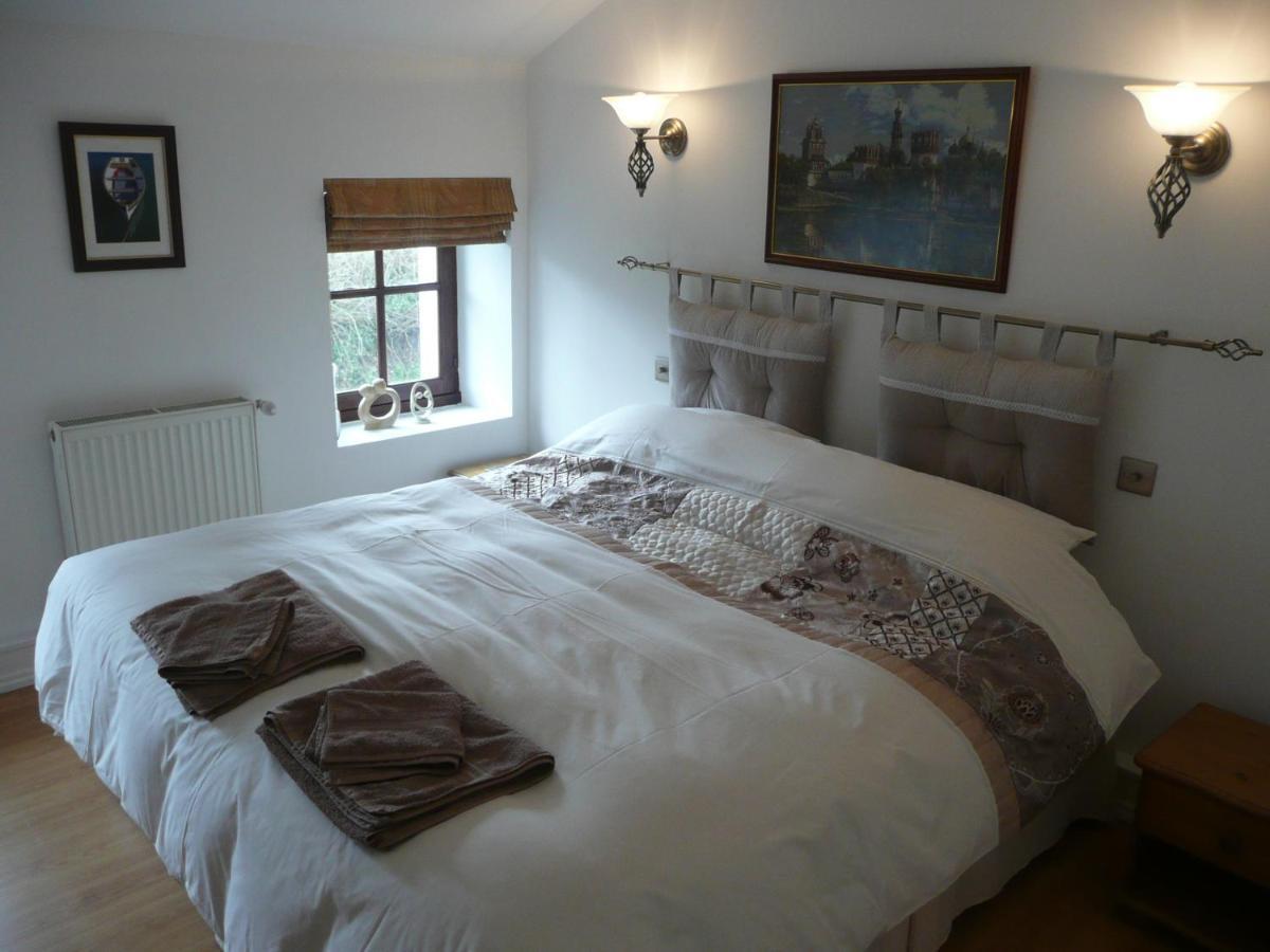 Maison Blanc Acomodação com café da manhã Gibourne Quarto foto