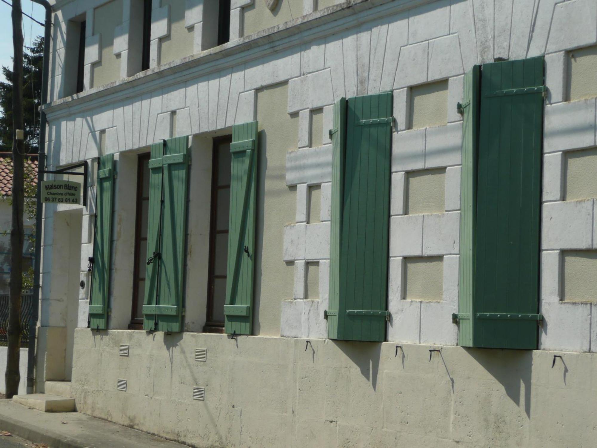 Maison Blanc Acomodação com café da manhã Gibourne Exterior foto